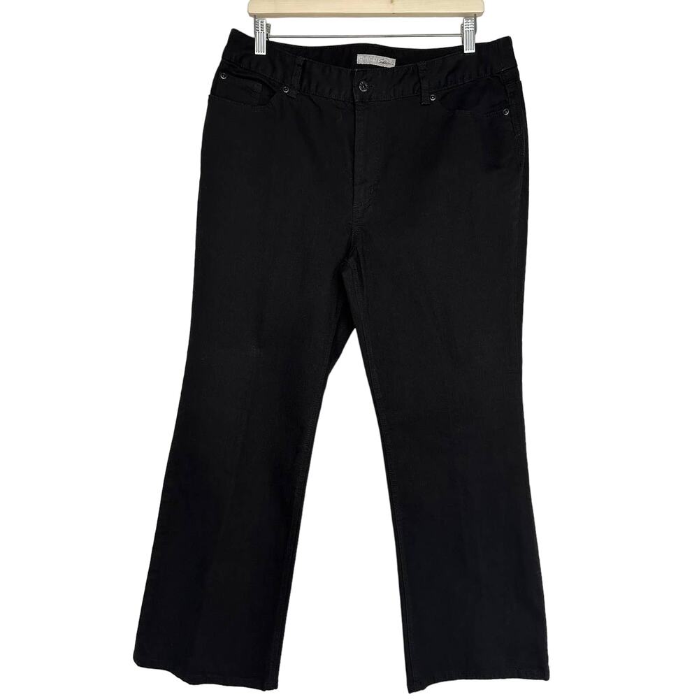 Chicos Platinum Black High-Rise Straight Jean Size 2.5 / US 14 Short